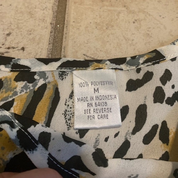 Jordan (RN 64138) Mixed Animal Print Sleeveless Blouse M Sheer Leopard Zebra - Picture 3 of 5